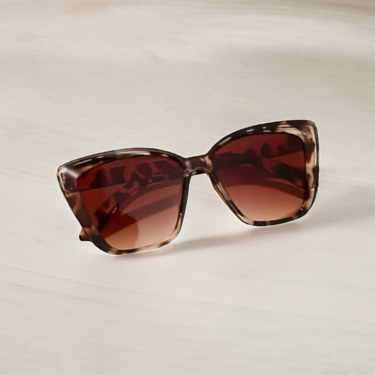 Large Retro Cat Eye Sunglasses