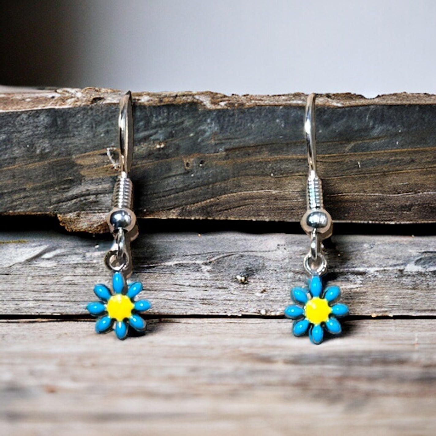 Small Daisy Charm Dangle Earrings